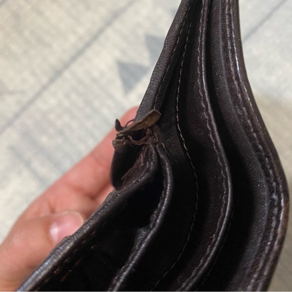 Coach women’s bifold wallet - Picture 3 of 9